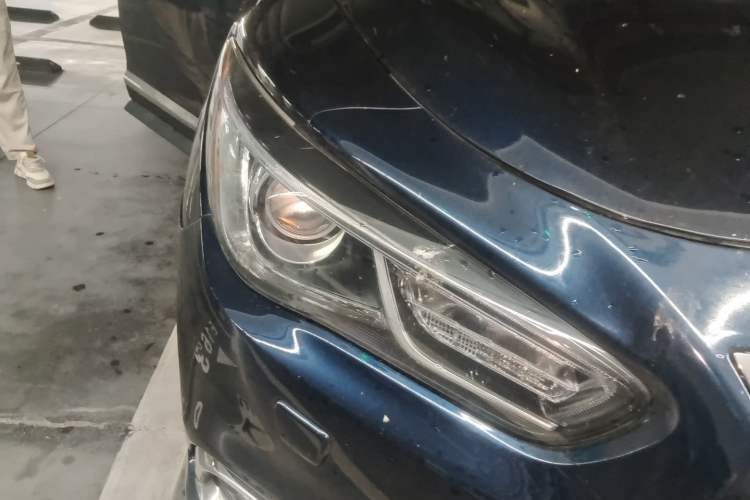 Used Infiniti QX60 2018 2.5 S/C Hybrid Four-Wheel-Drive Champion Family Edition Right Front Headlight