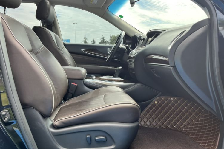 Used Infiniti QX60 2018 2.5 S/C Hybrid Two-Wheel-Drive Excellence Edition China VI Standard Right Front Seat