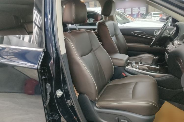 Used Infiniti QX60 2018 2.5 S/C Hybrid Two-Wheel-Drive Champion Family Edition Right Front Seat