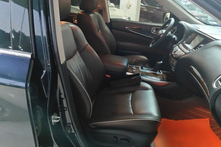 Used Infiniti QX60 2018 2.5 S/C Hybrid Two-Wheel-Drive Champion Family Edition Right Front Seat