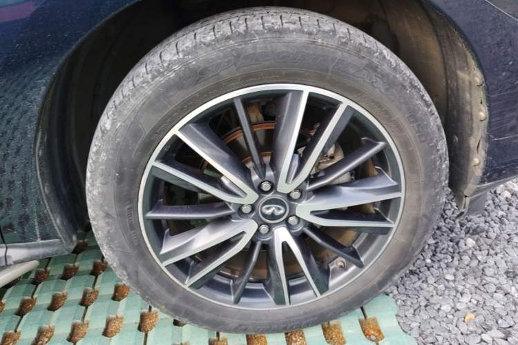 Used Infiniti QX60 2018 2.5 S/C Hybrid Two-Wheel-Drive Champion Family Edition Right Front Wheel Hub