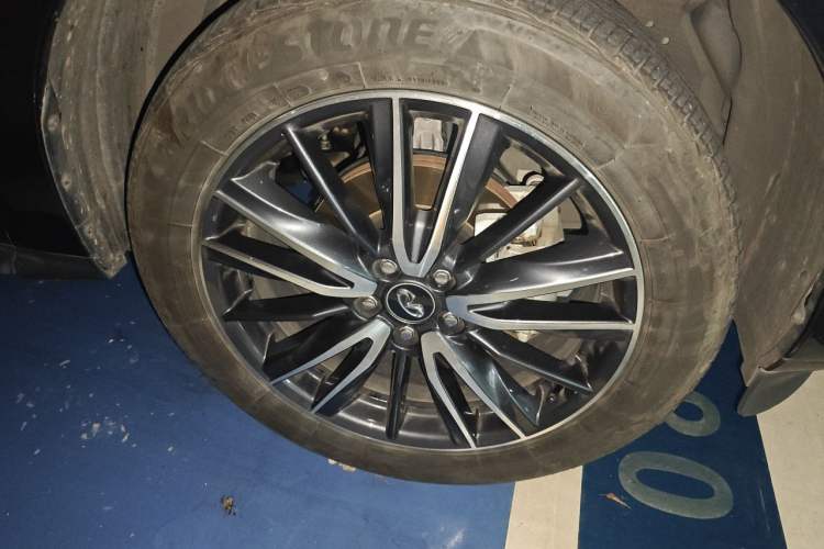 Used Infiniti QX60 2018 2.5 S/C Hybrid Two-Wheel-Drive Excellence Edition China VI Standard Right Front Wheel Hub