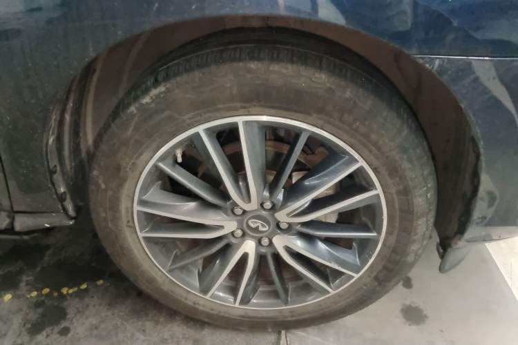 Used Infiniti QX60 2018 2.5 S/C Hybrid Four-Wheel-Drive Champion Family Edition Right Front Wheel Hub