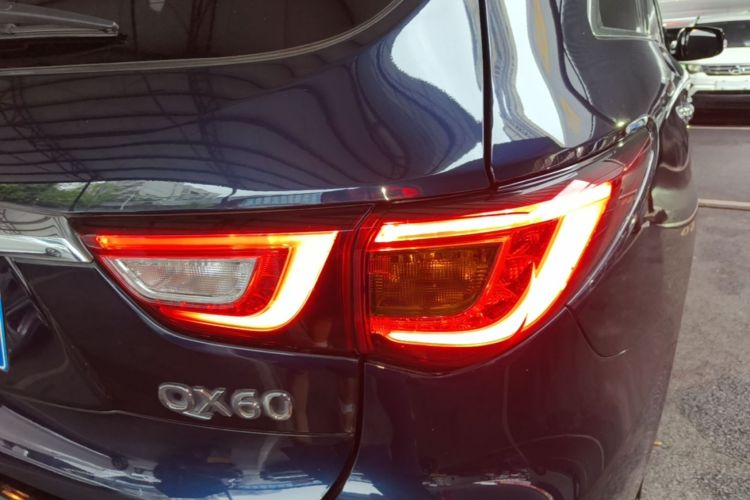 Used Infiniti QX60 2018 2.5 S/C Hybrid Two-Wheel-Drive Excellence Edition China VI Standard Right Rear Taillight