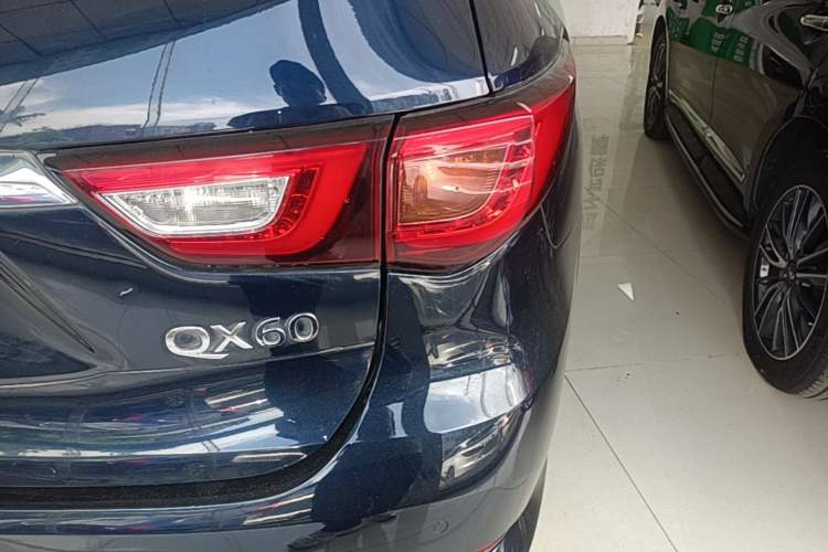 Used Infiniti QX60 2018 2.5 S/C Hybrid Two-Wheel-Drive Champion Family Edition Right Rear Taillight