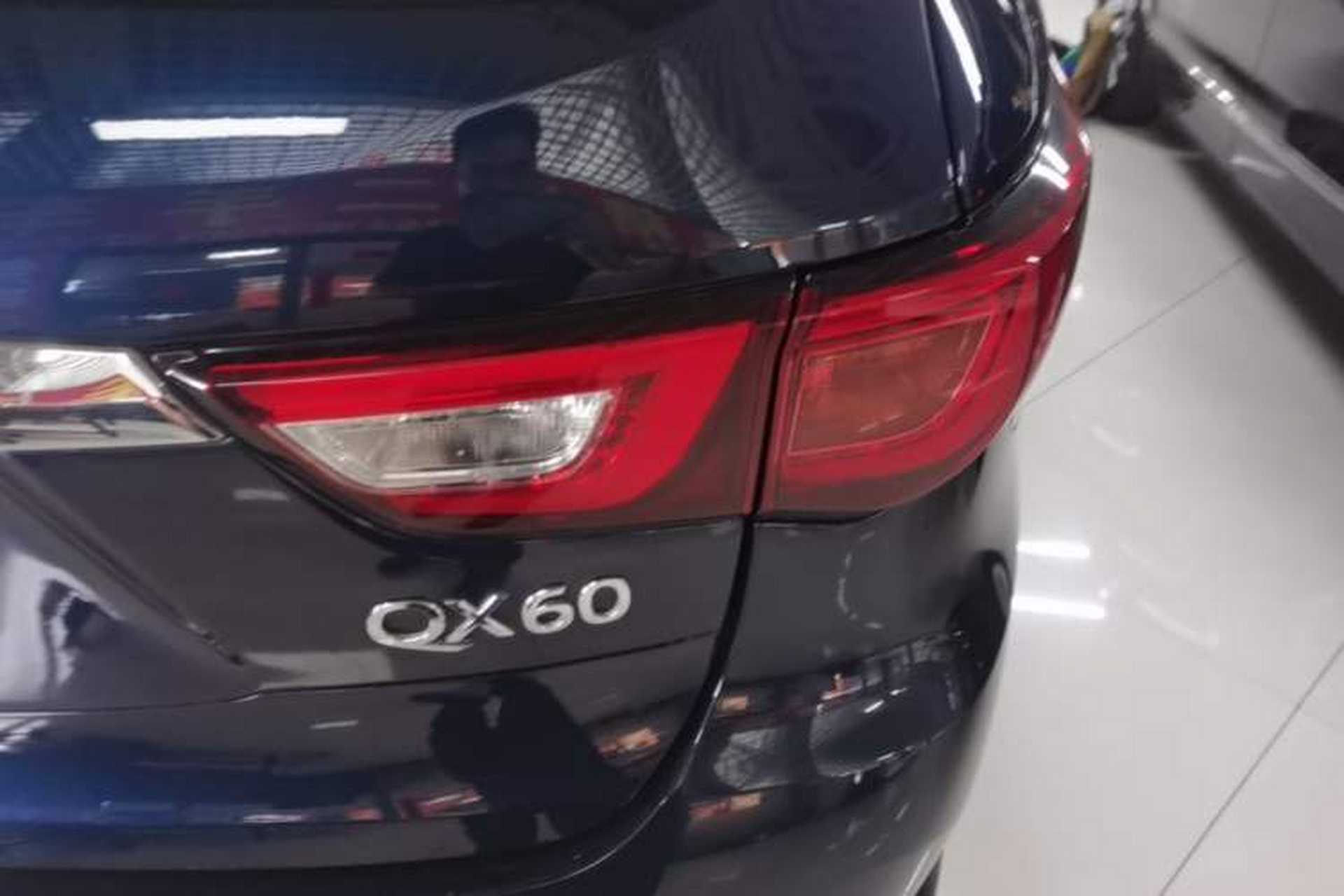 Used Infiniti QX60 2018 2.5 S/C Hybrid Two-Wheel-Drive Excellence Edition China VI Standard Right Rear Taillight