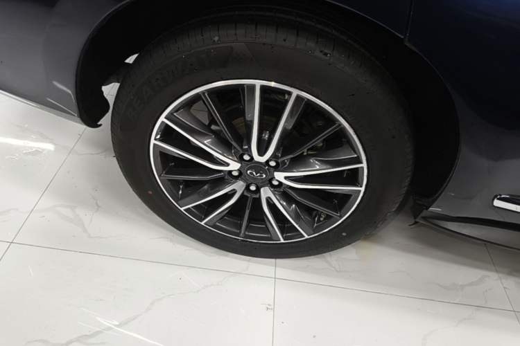 Used Infiniti QX60 2018 2.5 S/C Hybrid Two-Wheel-Drive Champion Family Edition Right Rear Wheel Hub