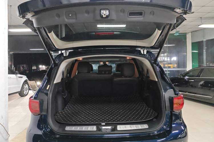 Used Infiniti QX60 2018 2.5 S/C Hybrid Two-Wheel-Drive Excellence Edition China VI Standard Trunk