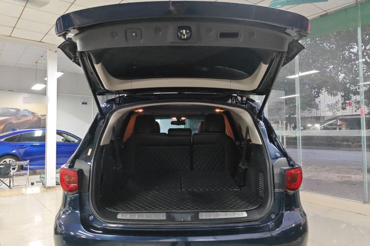 Used Infiniti QX60 2018 2.5 S/C Hybrid Two-Wheel-Drive Champion Family Edition Trunk
