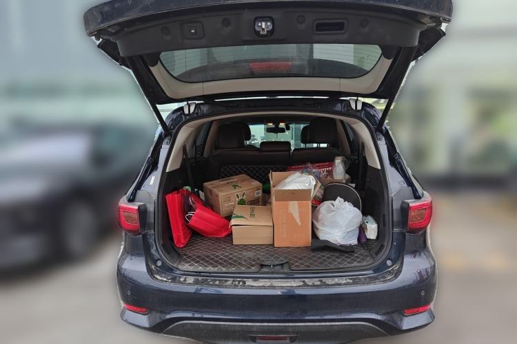 Used Infiniti QX60 2018 2.5 S/C Hybrid Two-Wheel-Drive Champion Family Edition Trunk