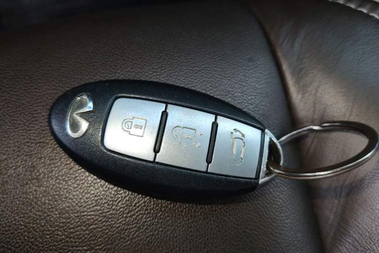 Used Infiniti QX60 2018 2.5 S/C Hybrid Two-Wheel-Drive Champion Family Edition Vehicle Key