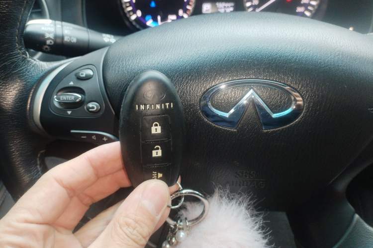 Used Infiniti QX60 2018 2.5 S/C Hybrid Two-Wheel-Drive Champion Family Edition Vehicle Key