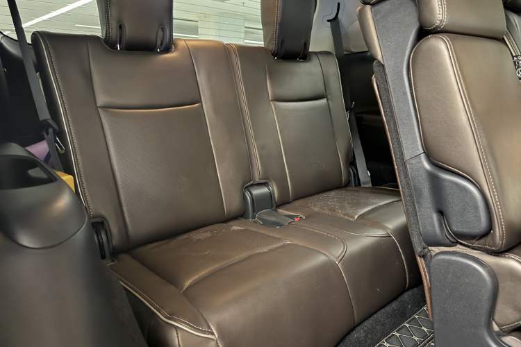 Used Infiniti QX60 2018 2.5 S/C Hybrid Two-Wheel-Drive Excellence Edition China VI Standard Interior 5