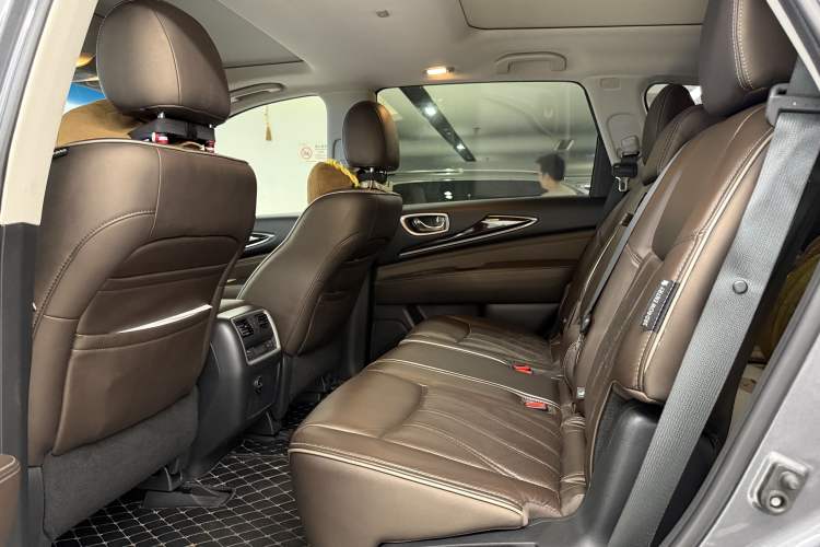 Used Infiniti QX60 2018 2.5 S/C Hybrid Two-Wheel-Drive Excellence Edition China VI Standard Interior 6