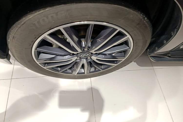 Used Infiniti QX60 2018 2.5 S/C Hybrid Two-Wheel-Drive Excellence Edition China VI Standard Left Front Wheel Hub