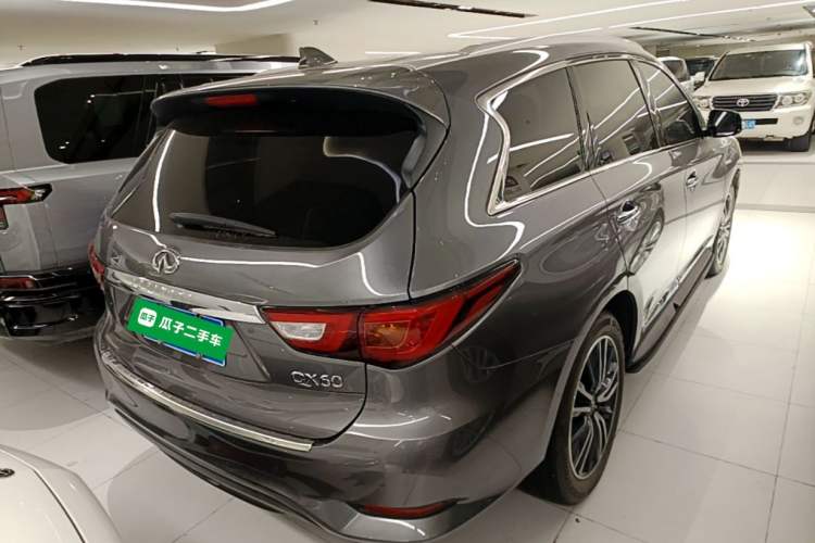Used Infiniti QX60 2018 2.5 S/C Hybrid Two-Wheel-Drive Excellence Edition China VI Standard Rear Right 45 Deg