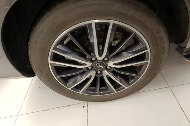 Used Infiniti QX60 2018 2.5 S/C Hybrid Two-Wheel-Drive Excellence Edition China VI Standard Right Rear Wheel Hub