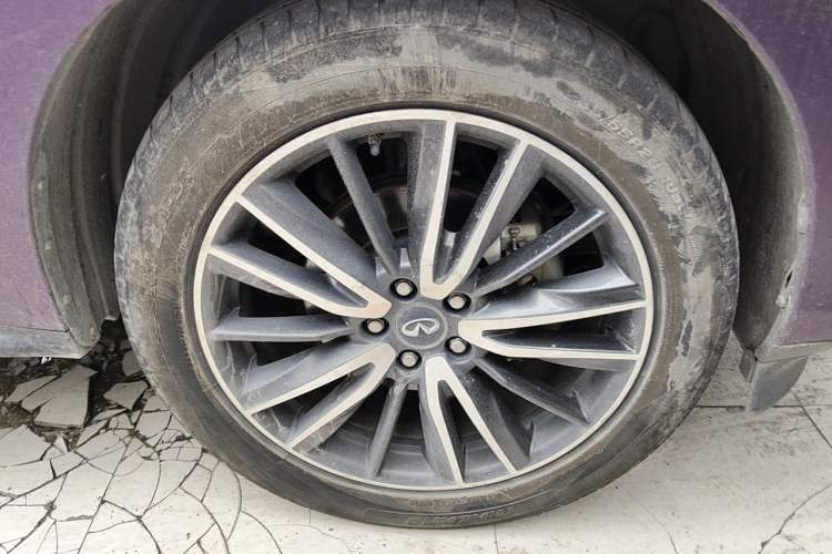 Used Infiniti QX60 2018 2.5 S/C Hybrid Four-Wheel-Drive Champion Family Edition Right Front Wheel Hub