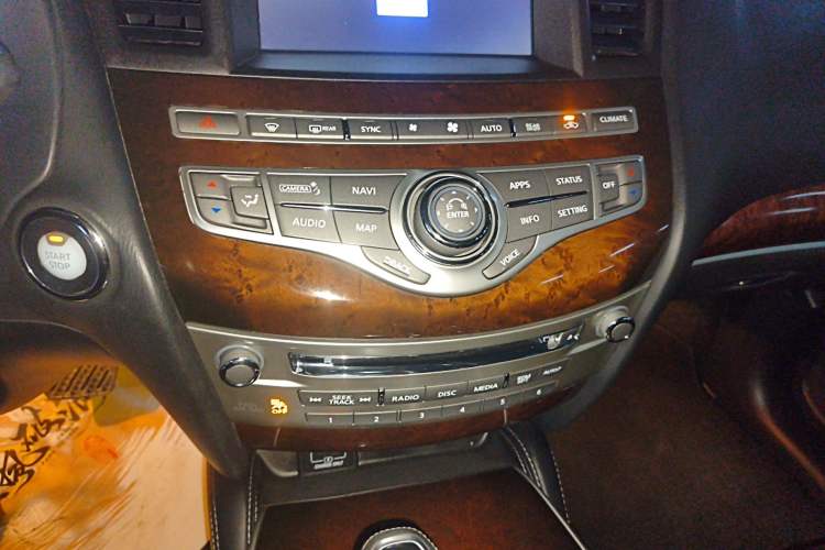 Used Infiniti QX60 2018 2.5 S/C Hybrid Two-Wheel-Drive Excellence Edition China VI Standard Audio And AC Panel
