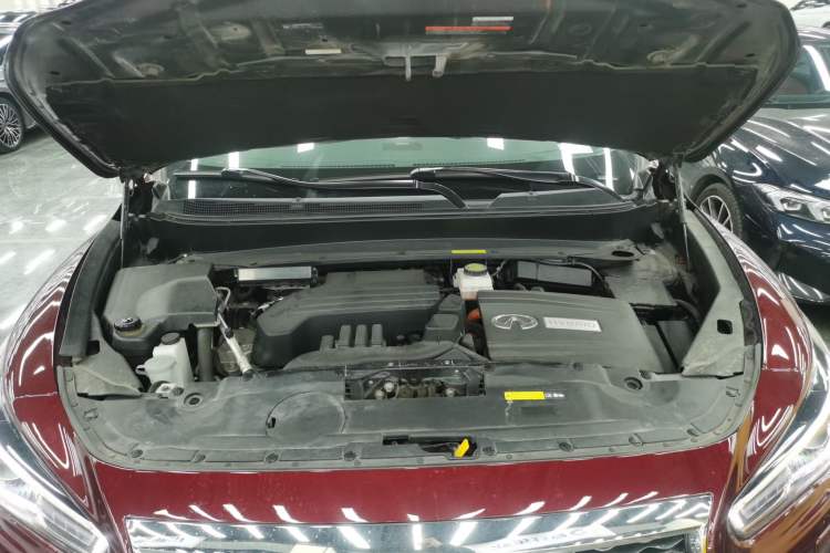 Used Infiniti QX60 2018 2.5 S/C Hybrid Two-Wheel-Drive Excellence Edition China VI Standard Engine Bay