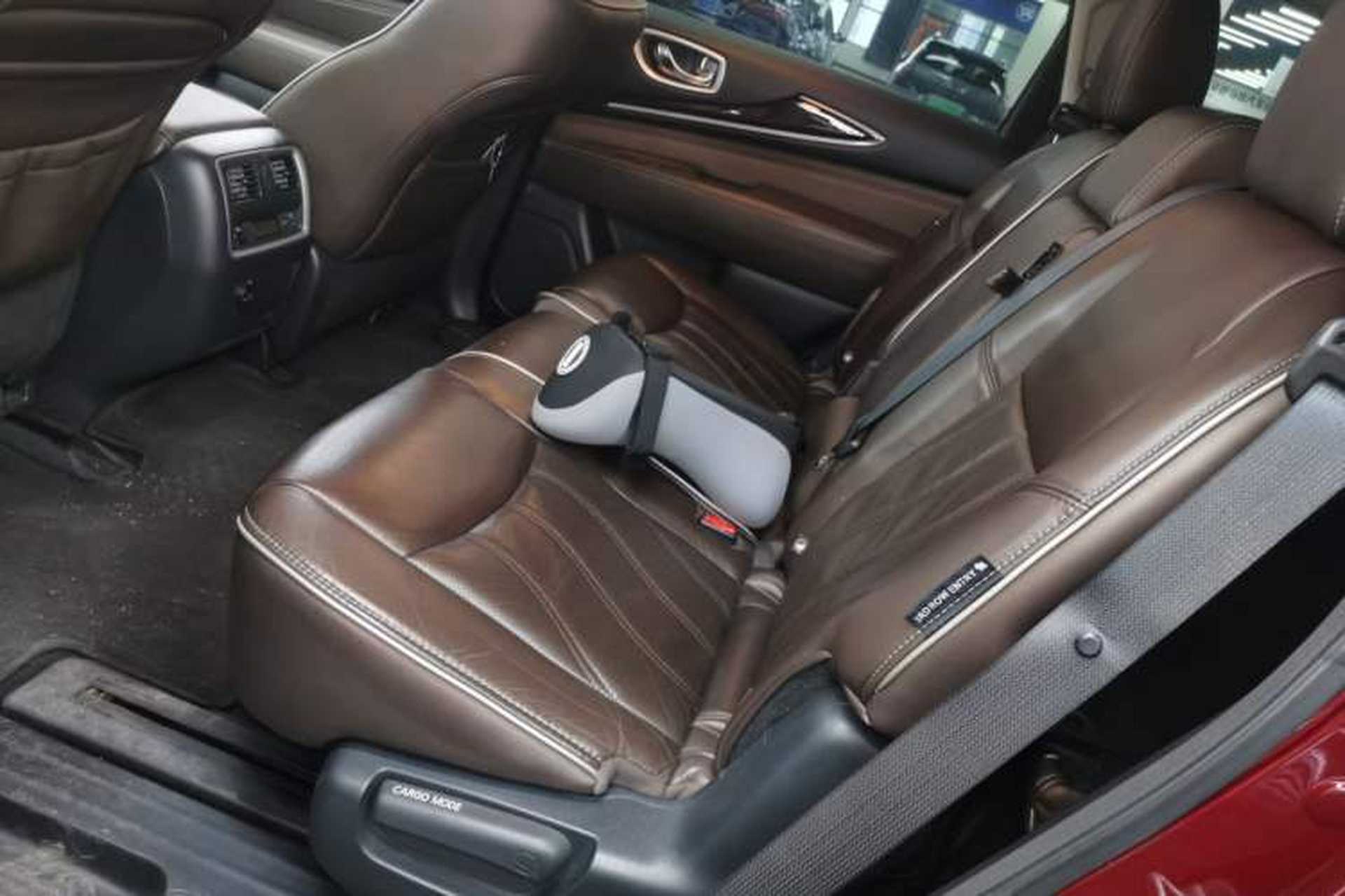 Used Infiniti QX60 2018 2.5 S/C Hybrid Two-Wheel-Drive Excellence Edition China VI Standard Left Rear Seat