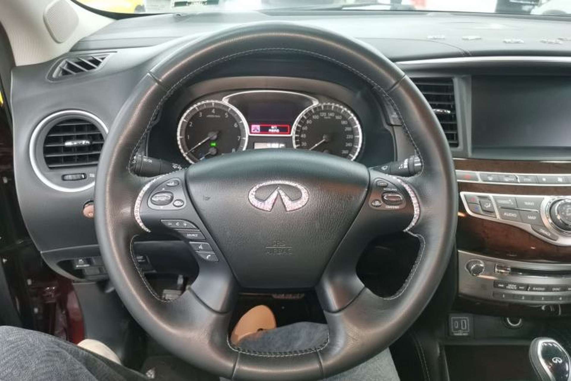 Used Infiniti QX60 2018 2.5 S/C Hybrid Two-Wheel-Drive Excellence Edition China VI Standard Steering Wheel