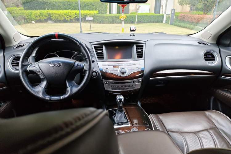 Used Infiniti QX60 2018 2.5 S/C Hybrid Two-Wheel-Drive Excellence Edition China VI Standard Center Console