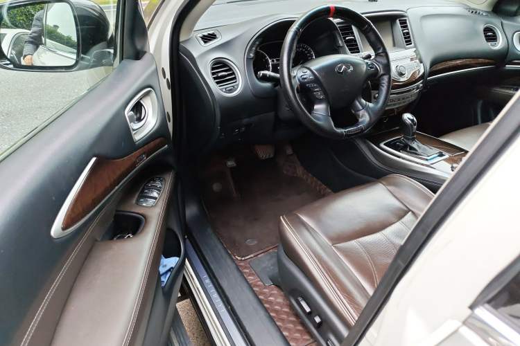 Used Infiniti QX60 2018 2.5 S/C Hybrid Two-Wheel-Drive Excellence Edition China VI Standard Driver Seat