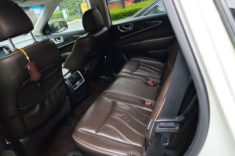 Used Infiniti QX60 2018 2.5 S/C Hybrid Two-Wheel-Drive Excellence Edition China VI Standard Left Rear Seat