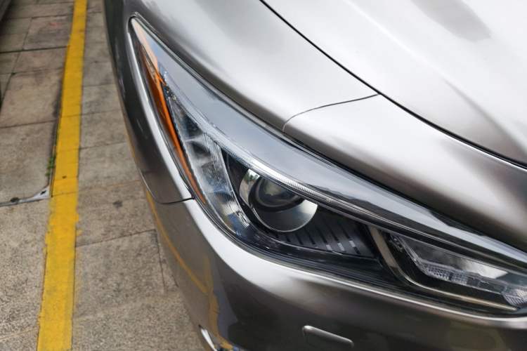 Used Infiniti QX60 2018 2.5 S/C Hybrid Two-Wheel-Drive Excellence Edition China VI Standard Right Front Headlight