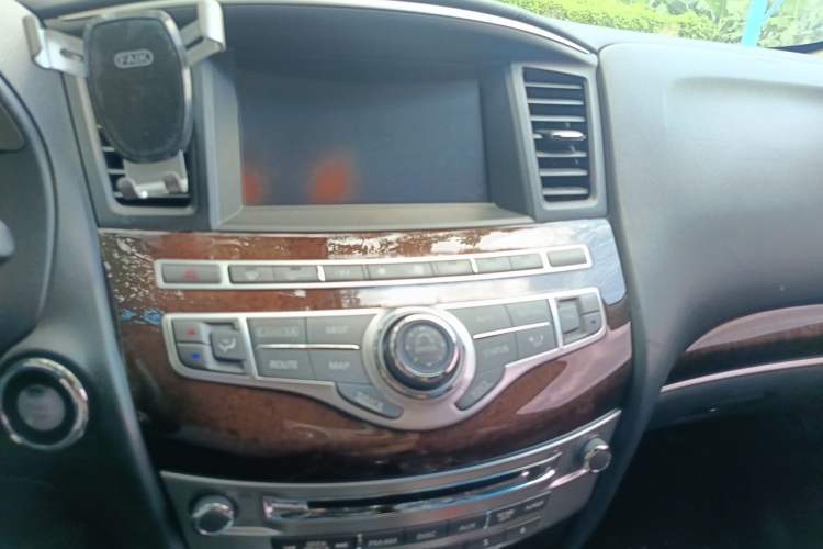 Used Infiniti QX60 2018 2.5 S/C Hybrid Two-Wheel-Drive Excellence Edition China VI Standard Audio And AC Panel