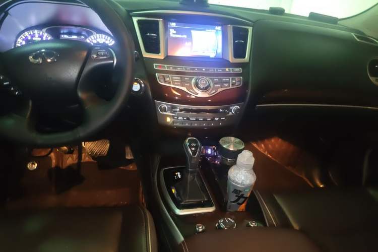 Used Infiniti QX60 2018 2.5 S/C Hybrid Two-Wheel-Drive Excellence Edition China VI Standard Audio And AC Panel