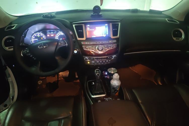 Used Infiniti QX60 2018 2.5 S/C Hybrid Two-Wheel-Drive Excellence Edition China VI Standard Center Console