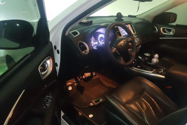 Used Infiniti QX60 2018 2.5 S/C Hybrid Two-Wheel-Drive Excellence Edition China VI Standard Driver Seat