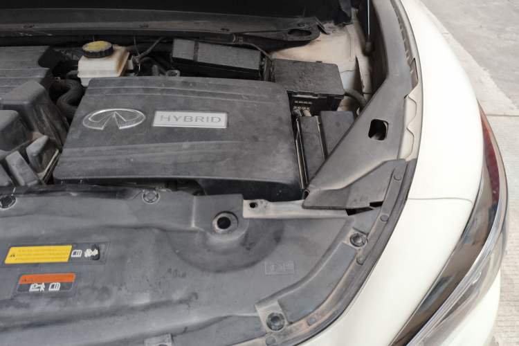 Used Infiniti QX60 2018 2.5 S/C Hybrid Two-Wheel-Drive Champion Family Edition Engine Bay Left