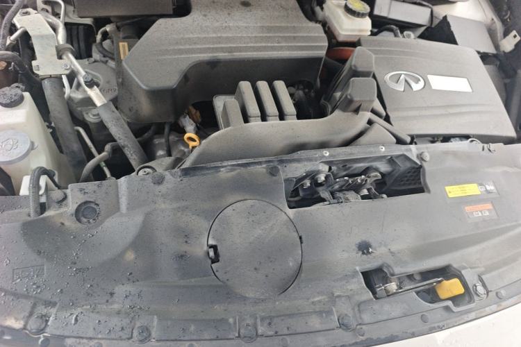 Used Infiniti QX60 2018 2.5 S/C Hybrid Two-Wheel-Drive Excellence Edition China VI Standard Engine Bay
