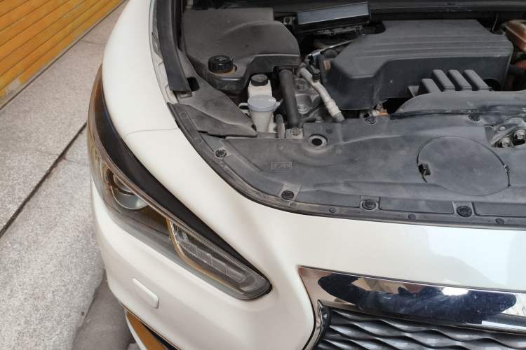 Used Infiniti QX60 2018 2.5 S/C Hybrid Two-Wheel-Drive Champion Family Edition Engine Bay Right