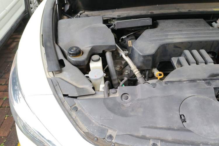 Used Infiniti QX60 2018 2.5 S/C Hybrid Two-Wheel-Drive Champion Family Edition Engine Bay Right