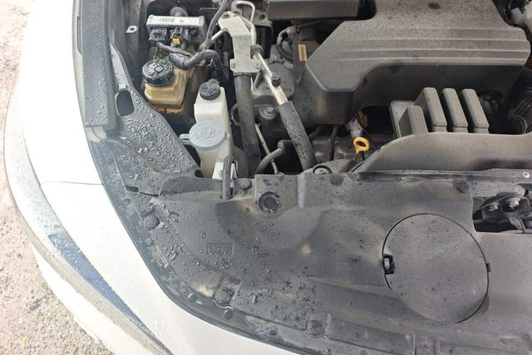 Used Infiniti QX60 2018 2.5 S/C Hybrid Two-Wheel-Drive Excellence Edition China VI Standard Engine Bay Right