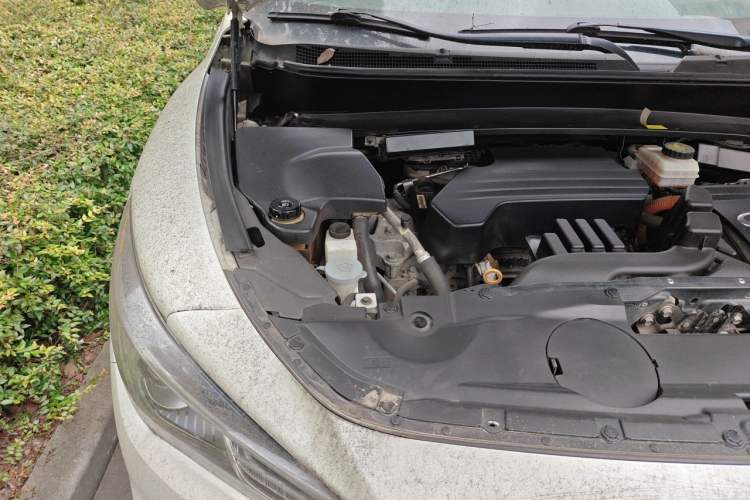 Used Infiniti QX60 2018 2.5 S/C Hybrid Two-Wheel-Drive Champion Family Edition Engine Bay Right