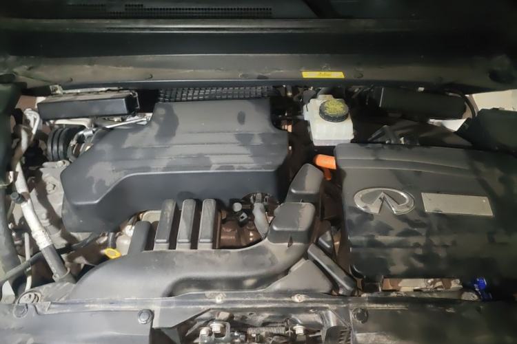 Used Infiniti QX60 2018 2.5 S/C Hybrid Two-Wheel-Drive Excellence Edition China VI Standard Engine Bay
