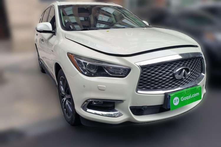 Used Infiniti QX60 2018 2.5 S/C Hybrid Four-Wheel-Drive Champion Family Edition Front Right 45 Deg