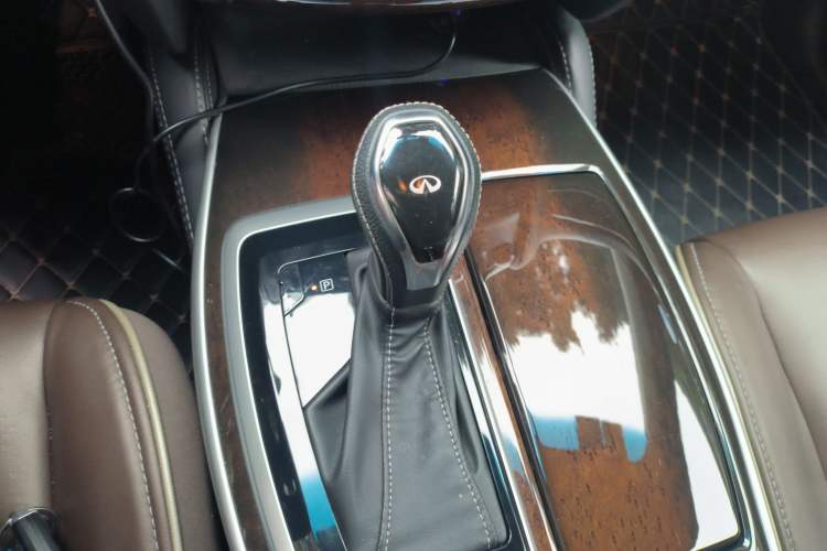 Used Infiniti QX60 2018 2.5 S/C Hybrid Four-Wheel-Drive Champion Family Edition Gear Lever