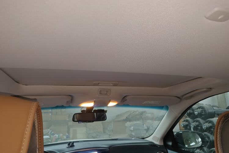 Used Infiniti QX60 2018 2.5 S/C Hybrid Two-Wheel-Drive Champion Family Edition Headliner