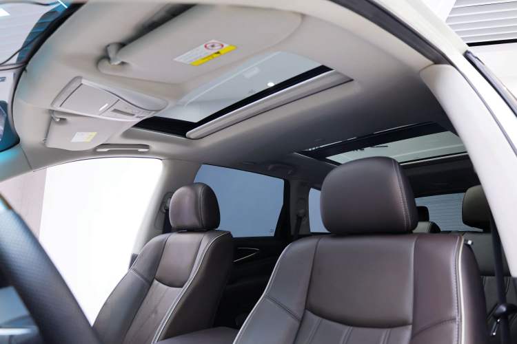 Used Infiniti QX60 2018 2.5 S/C Hybrid Two-Wheel-Drive Excellence Edition China VI Standard Headliner