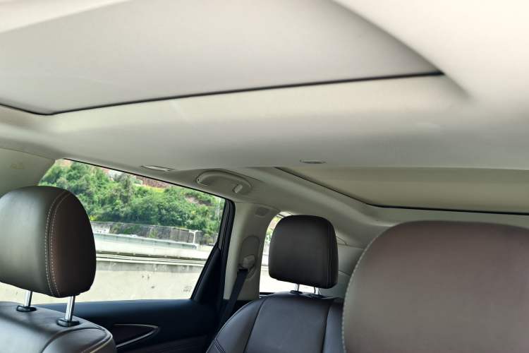Used Infiniti QX60 2018 2.5 S/C Hybrid Two-Wheel-Drive Excellence Edition China VI Standard Headliner