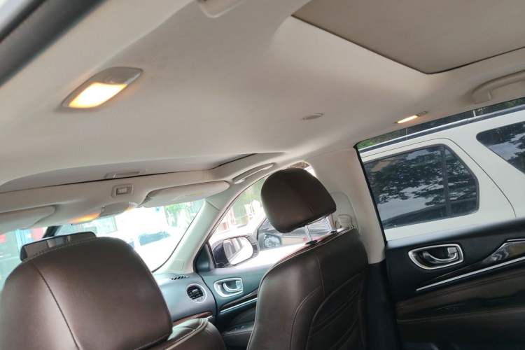 Used Infiniti QX60 2018 2.5 S/C Hybrid Two-Wheel-Drive Champion Family Edition Headliner