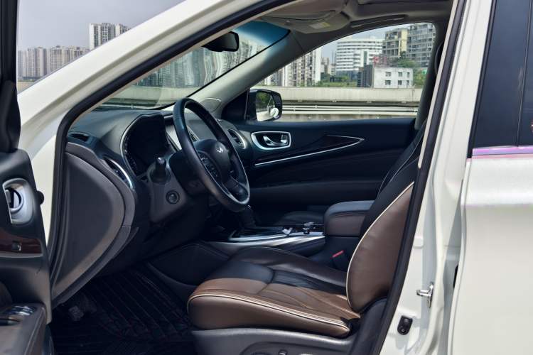 Used Infiniti QX60 2018 2.5 S/C Hybrid Two-Wheel-Drive Excellence Edition China VI Standard Interior 1