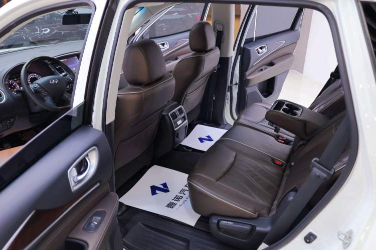 Used Infiniti QX60 2018 2.5 S/C Hybrid Two-Wheel-Drive Excellence Edition China VI Standard Interior 10