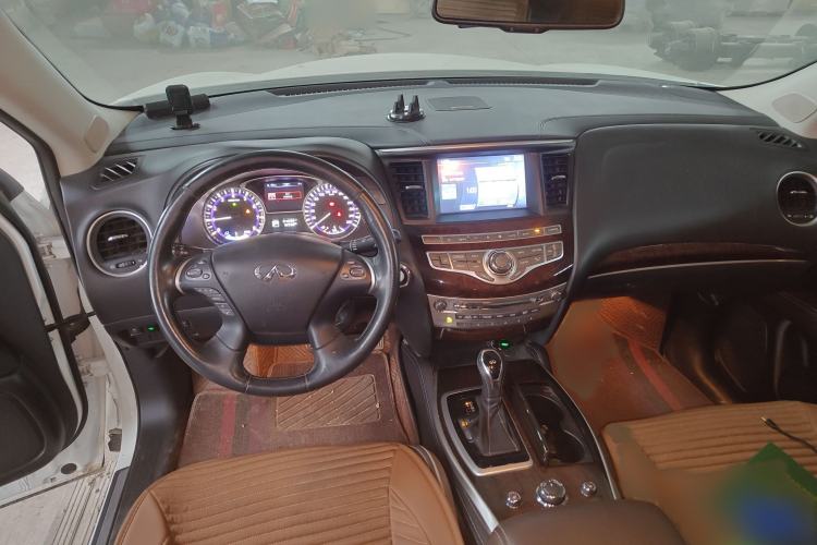 Used Infiniti QX60 2018 2.5 S/C Hybrid Two-Wheel-Drive Champion Family Edition Interior 2